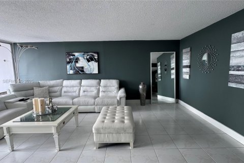 Copropriété à louer à Aventura, Floride: 2 chambres, 145.39 m2 № 1987820 - photo 11