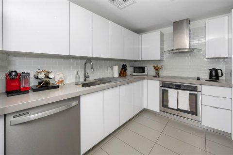 Снять в аренду кондоминиум в Майами, Флорида 2 спальни, 81.57м2, № 2045724 - фото 4