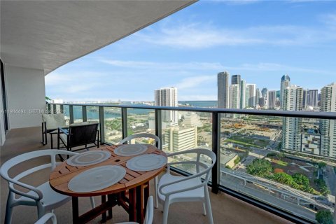 Снять в аренду кондоминиум в Майами, Флорида 2 спальни, 81.57м2, № 2045724 - фото 20