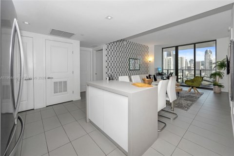 Снять в аренду кондоминиум в Майами, Флорида 2 спальни, 81.57м2, № 2045724 - фото 2