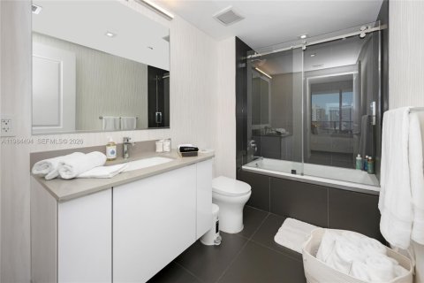 Снять в аренду кондоминиум в Майами, Флорида 2 спальни, 81.57м2, № 2045724 - фото 18