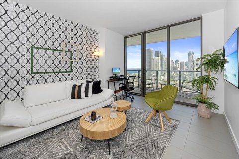 Снять в аренду кондоминиум в Майами, Флорида 2 спальни, 81.57м2, № 2045724 - фото 8