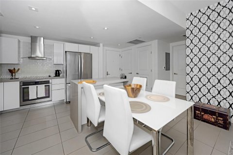 Снять в аренду кондоминиум в Майами, Флорида 2 спальни, 81.57м2, № 2045724 - фото 6