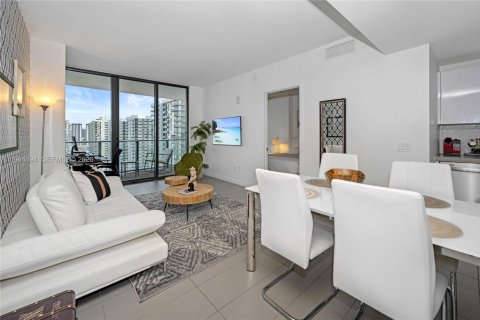 Снять в аренду кондоминиум в Майами, Флорида 2 спальни, 81.57м2, № 2045724 - фото 7