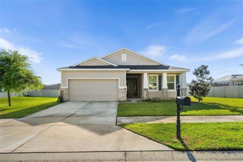 House in Ocala, Florida 3 bedrooms, 171.31 sq.m. № 2093308