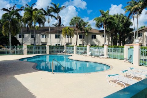 Copropriété à louer à Pembroke Pines, Floride: 2 chambres, 76.37 m2 № 2000262 - photo 18