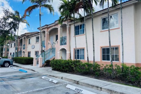 Copropriété à louer à Pembroke Pines, Floride: 2 chambres, 76.37 m2 № 2000262 - photo 4