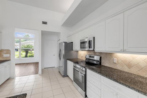 Villa ou maison à vendre à Port Orange, Floride: 4 chambres, 218.32 m2 № 2384984 - photo 16