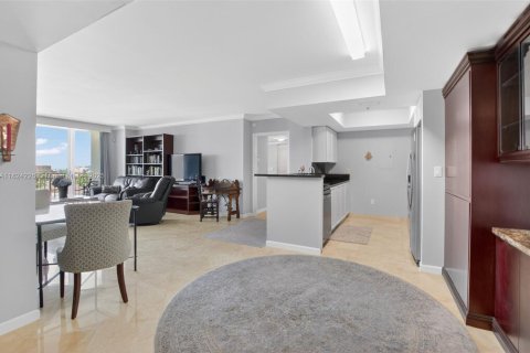 Condominio en alquiler en Boca Raton, Florida, 2 dormitorios, 121.7 m2 № 1980889 - foto 2