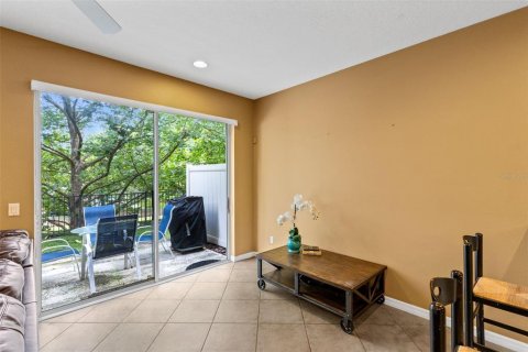 Townhouse in Oviedo, Florida 3 bedrooms, 139.54 sq.m. № 2208030 - photo 10