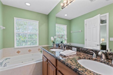 Townhouse in Oviedo, Florida 3 bedrooms, 139.54 sq.m. № 2208030 - photo 13
