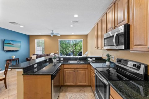 Townhouse in Oviedo, Florida 3 bedrooms, 139.54 sq.m. № 2208030 - photo 5
