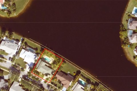 House in Pembroke Pines, Florida 5 bedrooms, 306.95 sq.m. № 2085362 - photo 24