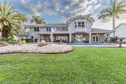 House in Pembroke Pines, Florida 5 bedrooms, 306.95 sq.m. № 2085362 - photo 8
