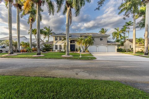 House in Pembroke Pines, Florida 5 bedrooms, 306.95 sq.m. № 2085362 - photo 2