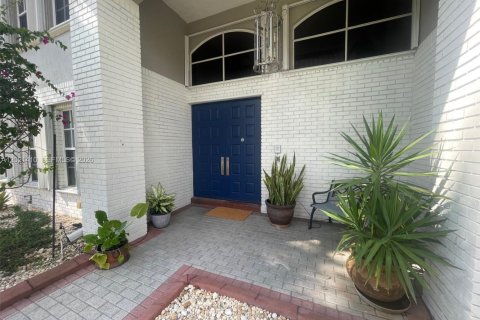 House in Pembroke Pines, Florida 5 bedrooms, 306.95 sq.m. № 2085362 - photo 25