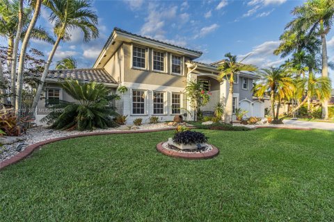 House in Pembroke Pines, Florida 5 bedrooms, 306.95 sq.m. № 2085362 - photo 4
