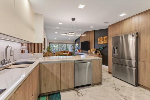 Condominio en alquiler en Sarasota, Florida, 2 dormitorios, 104.52 m2 № 1442039 - foto 6