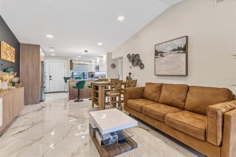 Condominio en alquiler en Sarasota, Florida, 2 dormitorios, 104.52 m2 № 1442039 - foto 11