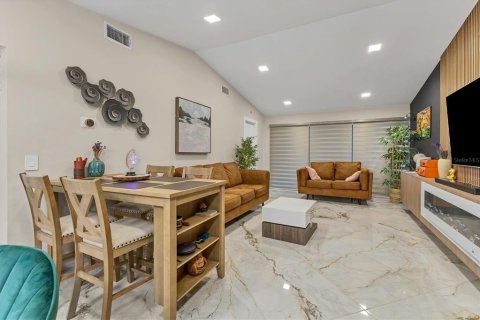 Condominio en alquiler en Sarasota, Florida, 2 dormitorios, 104.52 m2 № 1442039 - foto 14