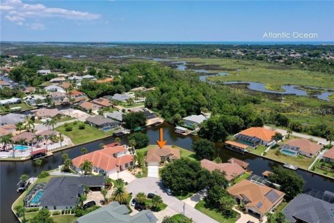 Casa en Palm Coast, Florida 3 dormitorios, 168.71 m2 № 2111662