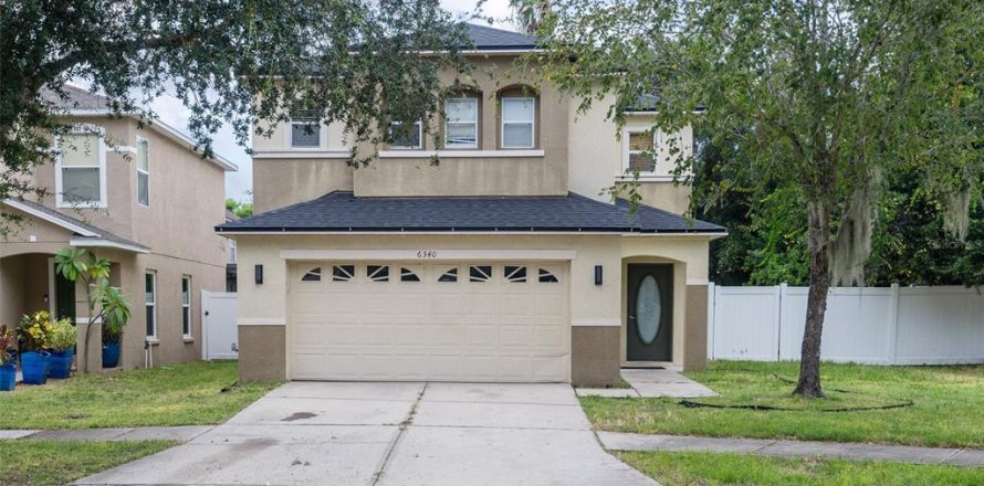 House in Gibsonton, Florida 4 bedrooms, 174.01 sq.m. № 2395898