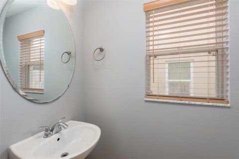 House in Gibsonton, Florida 4 bedrooms, 174.01 sq.m. № 2395898 - photo 12