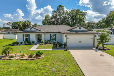 House in Palm Coast, Florida 3 bedrooms, 135.92 sq.m. № 1871247 - photo 1