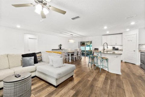 House in Palm Coast, Florida 3 bedrooms, 135.92 sq.m. № 1871247 - photo 7