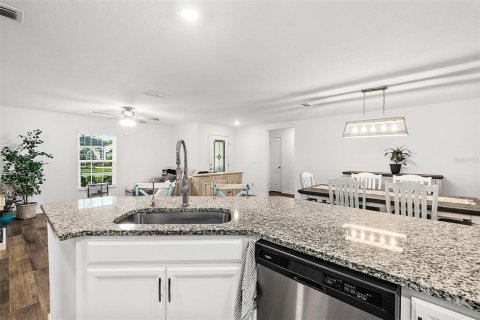 House in Palm Coast, Florida 3 bedrooms, 135.92 sq.m. № 1871247 - photo 12