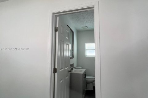 House in Lake Worth, Florida 2 bedrooms, 82.22 sq.m. № 2068311 - photo 18