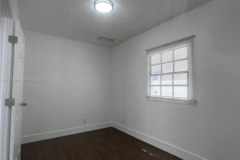 House in Lake Worth, Florida 2 bedrooms, 82.22 sq.m. № 2068311 - photo 20