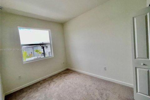 Снять в аренду таунхаус в Флорида-Сити, Флорида 3 спальни, № 1976544 - фото 7