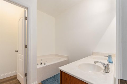 Villa ou maison à vendre à Palmetto, Floride: 4 chambres, 224.45 m2 № 2416252 - photo 23