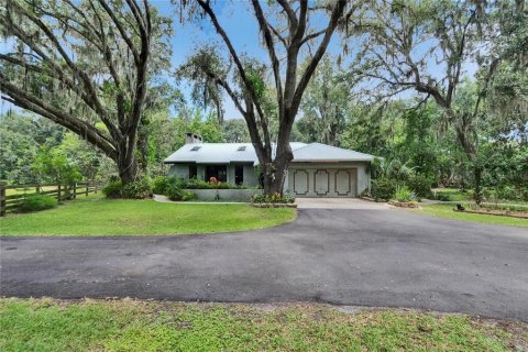 House in Plant City, Florida 3 bedrooms, 172.43 sq.m. № 1813709 - photo 10