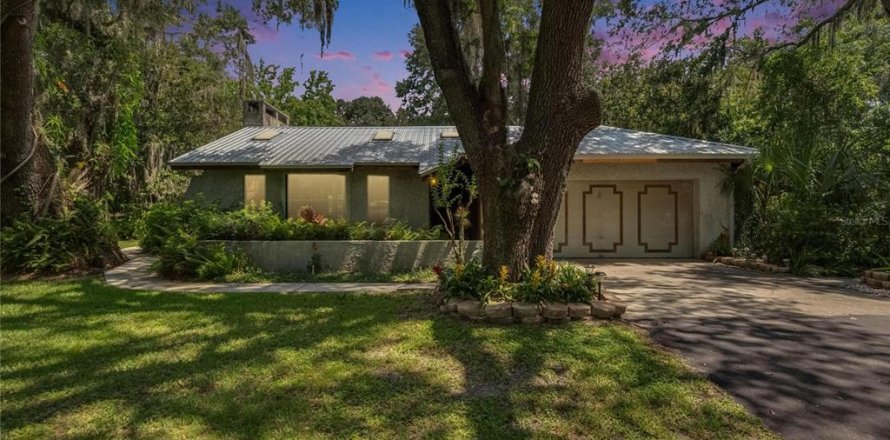 House in Plant City, Florida 3 bedrooms, 172.43 sq.m. № 1813709