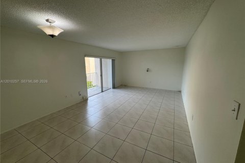 Condo in Miami, Florida, 1 bedroom № 2072909 - photo 3