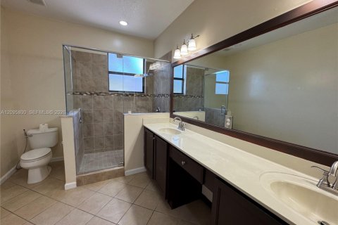 Touwnhouse à louer à Homestead, Floride: 3 chambres, 151.24 m2 № 2385300 - photo 19