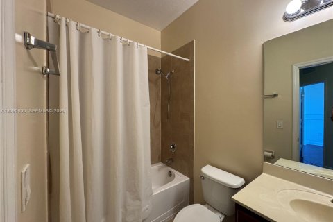 Touwnhouse à louer à Homestead, Floride: 3 chambres, 151.24 m2 № 2385300 - photo 26