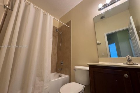 Touwnhouse à louer à Homestead, Floride: 3 chambres, 151.24 m2 № 2385300 - photo 23