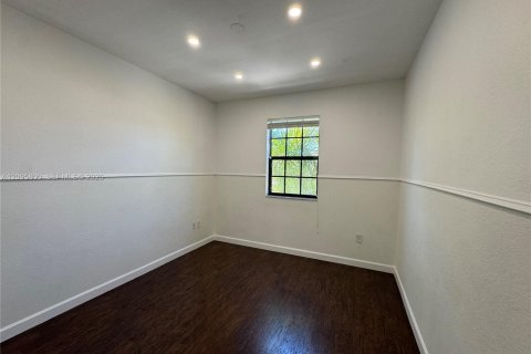 Touwnhouse à louer à Homestead, Floride: 3 chambres, 151.24 m2 № 2385300 - photo 25