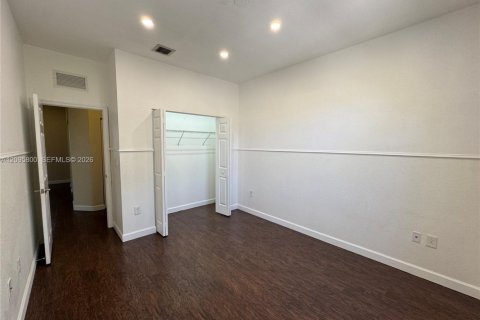 Touwnhouse à louer à Homestead, Floride: 3 chambres, 151.24 m2 № 2385300 - photo 24