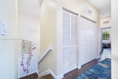 Touwnhouse à louer à Homestead, Floride: 3 chambres, 151.24 m2 № 2385300 - photo 13
