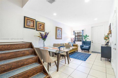 Touwnhouse à louer à Homestead, Floride: 3 chambres, 151.24 m2 № 2385300 - photo 12