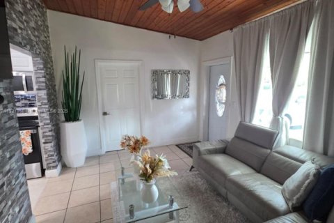 Casa en venta en Homestead, Florida, 4 dormitorios, 155.52 m2 № 1975929 - foto 24