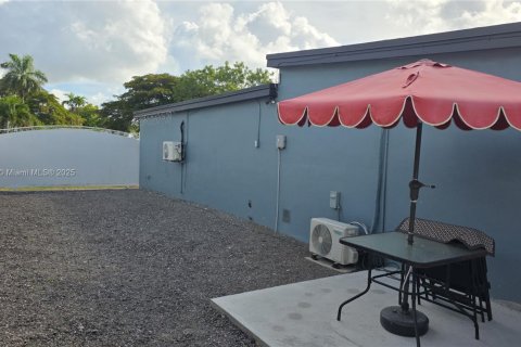 Casa en venta en Homestead, Florida, 4 dormitorios, 155.52 m2 № 1975929 - foto 8