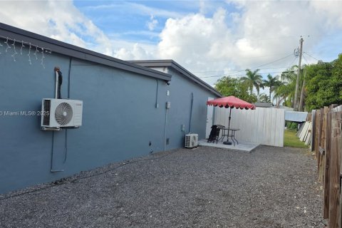 Casa en venta en Homestead, Florida, 4 dormitorios, 155.52 m2 № 1975929 - foto 7