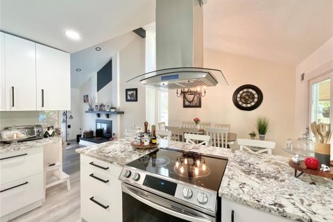 House in Tarpon Springs, Florida 5 bedrooms, 277.31 sq.m. № 1750261 - photo 10