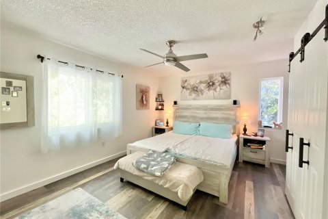 House in Tarpon Springs, Florida 5 bedrooms, 277.31 sq.m. № 1750261 - photo 24