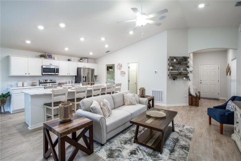 Casa en venta en Lakeland, Florida, 4 dormitorios, 159.33 m2 № 1902768 - foto 9